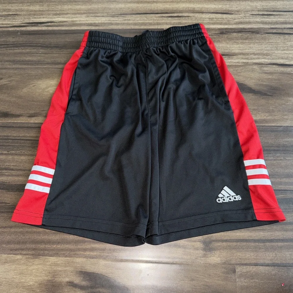 Boys L 14/16 Adidas Elastic Waist Black with Red Athletic Shorts Pockets